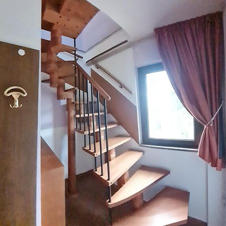 Euro House Inn Airport Фьюмичино Экстерьер фото