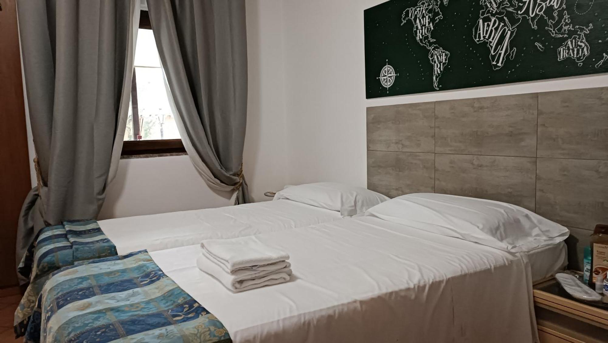 Euro House Inn Airport Фьюмичино Экстерьер фото