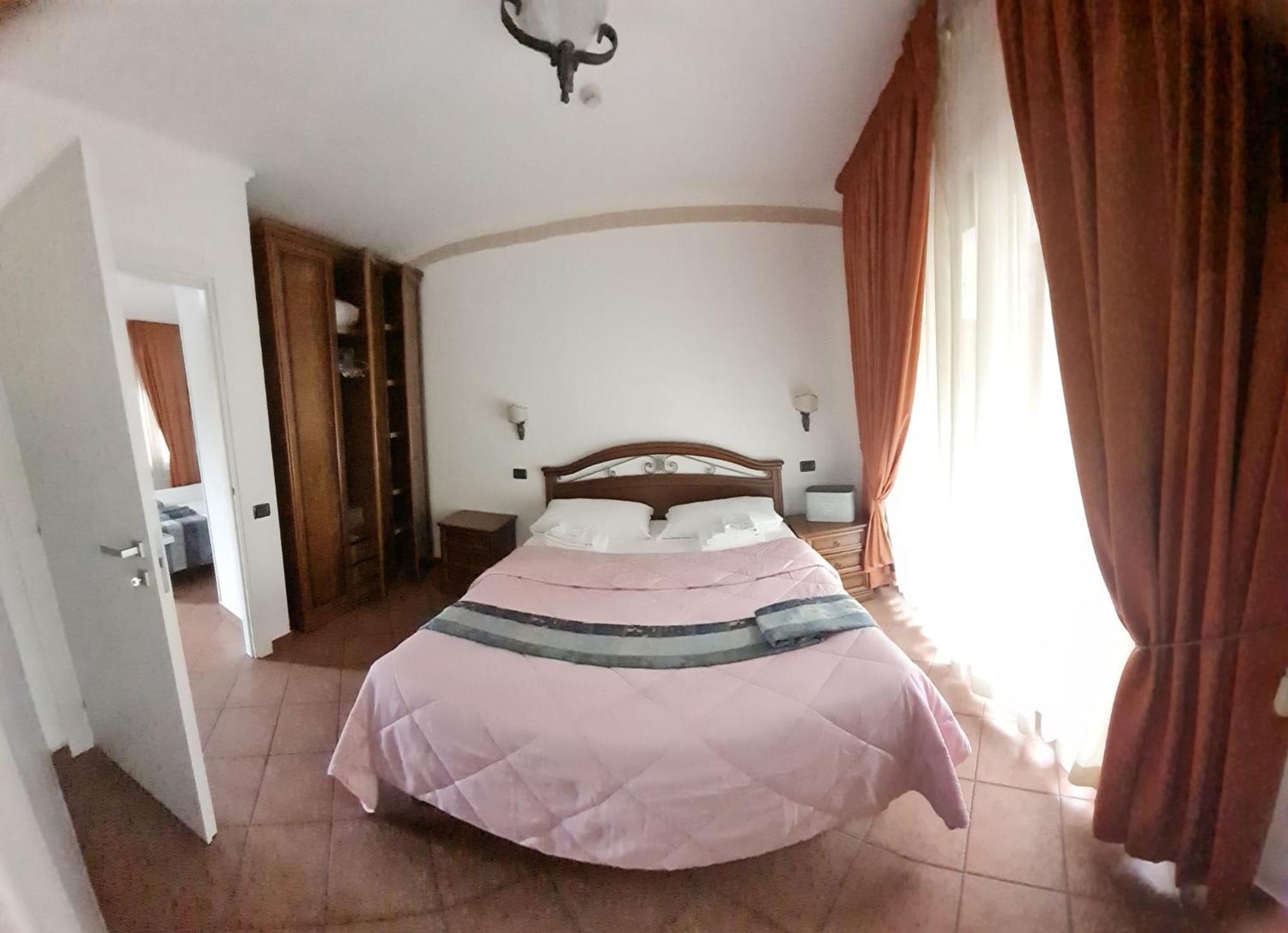 Euro House Inn Airport Фьюмичино Экстерьер фото